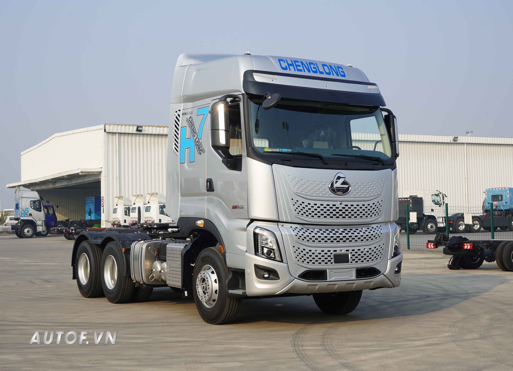 Đầu kéo Chenglong H7 Pro 450Hp - Cầu Láp